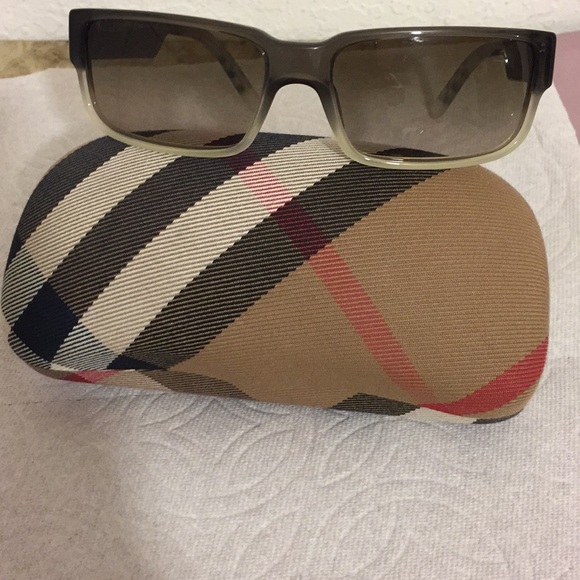 BURBERRY sunglass - Picture 2 of 8